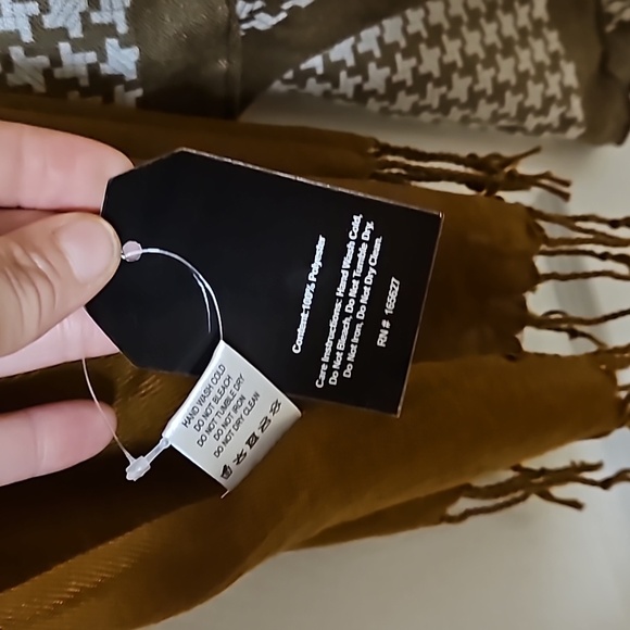 2 Womens Fashionable Scarves Browns Tans White Square Pattern Polyester Viscose - Picture 3 of 7